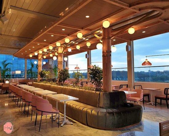 Honey & Dough Gourmet Cafe